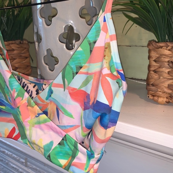 Maaji Tropical Reef Reversible Multi-Print Crossover Girls Swim Top Size 14 - Picture 3 of 4